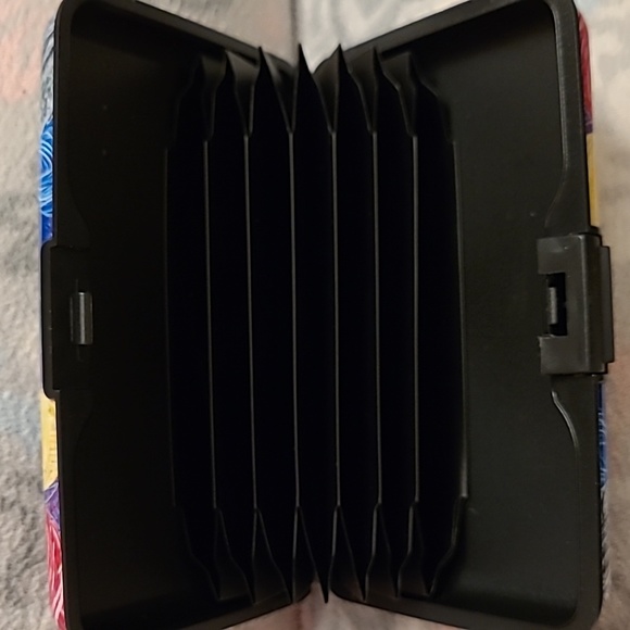 Credit card holder - Picture 3 of 3